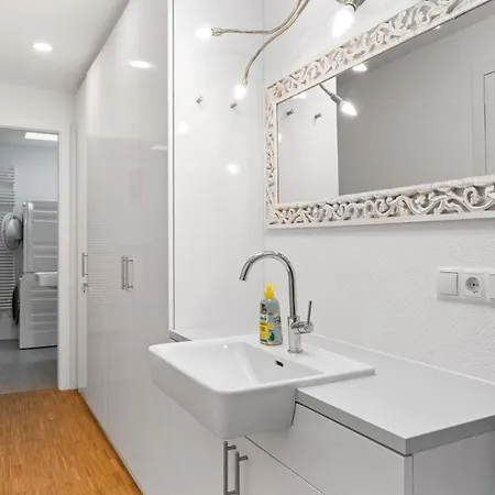 Modernes Loft - Hochwertig, Zentral & Seenaehe